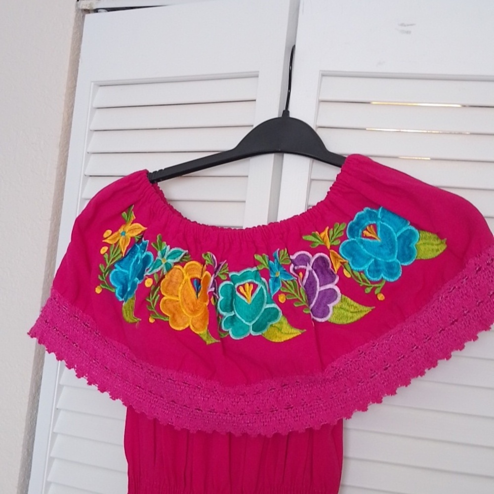 Vintage Mexican Embroidered Dress. - Picture 2 of 8